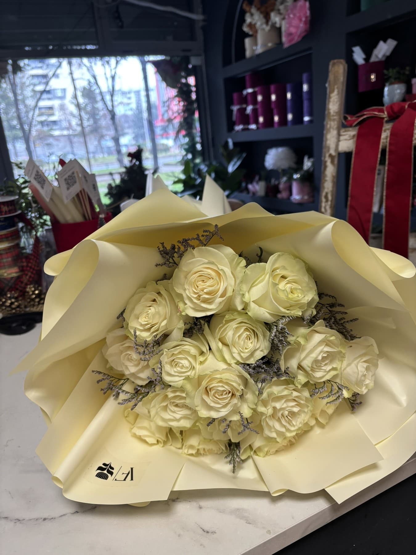 15 Бели Рози