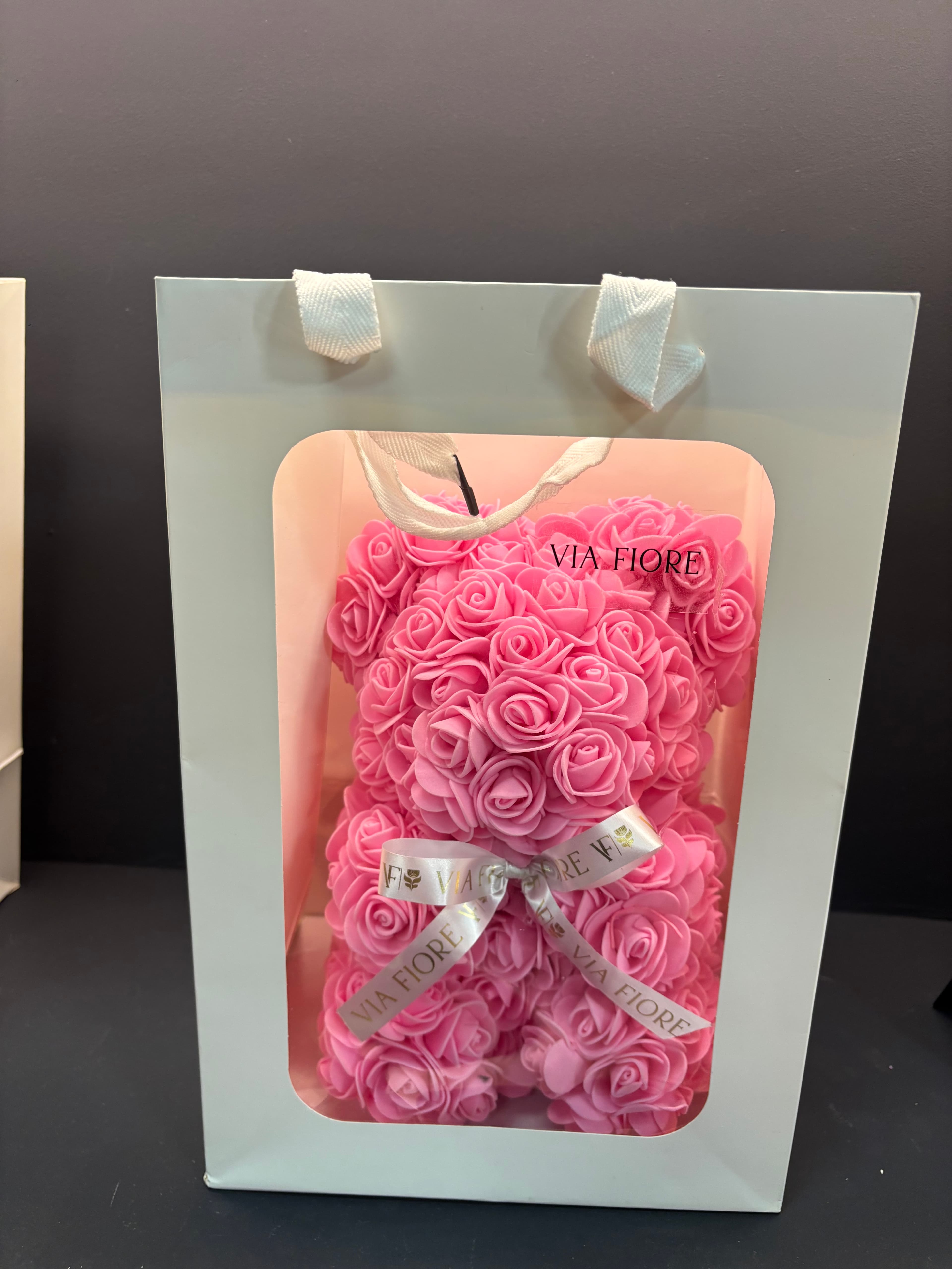 Мече од рози - розева боја