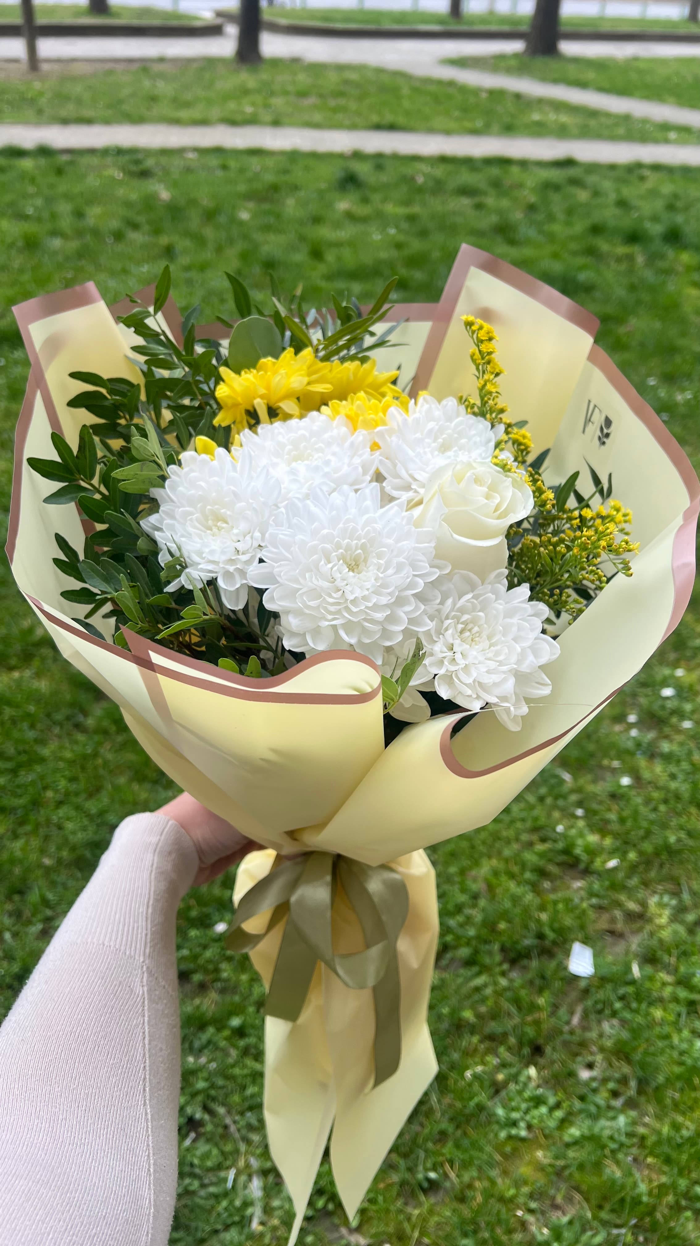 8 Март - Жолт букет